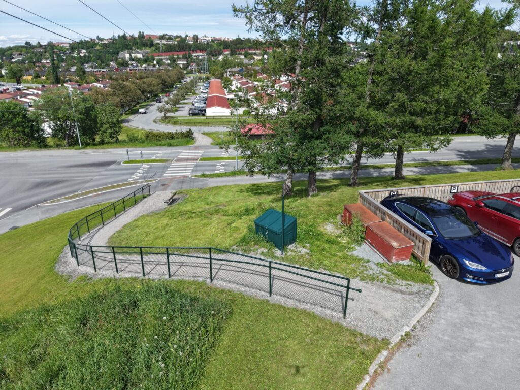 Oversiktsbilde av snarvei fra Steindalsvegen til Christian Eggens Veg, etter Miljøpakkens utbedringer.