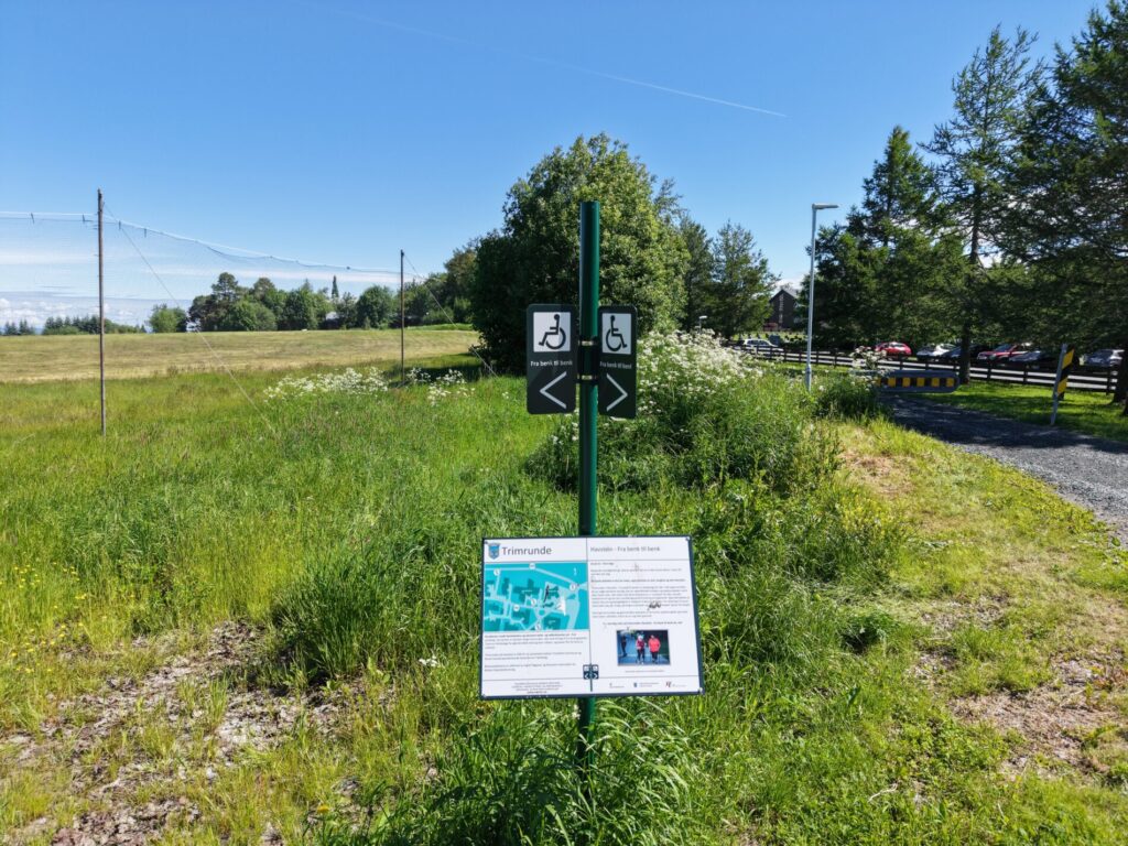 Skilting på snarvei over Havsteinekra, med forslag til trimrunde og øvelser.